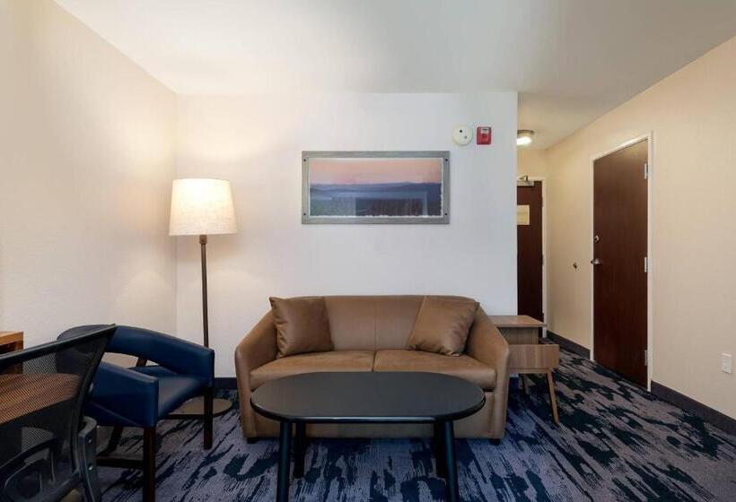 キングサイドベッドのスタンダードワンルーム, Fairfield Inn & Suites Savannah Airport