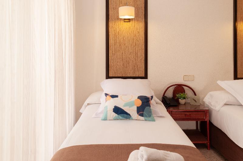 スタンダードルーム, Higueron Hotel Malaga, Curio Collection By Hilton