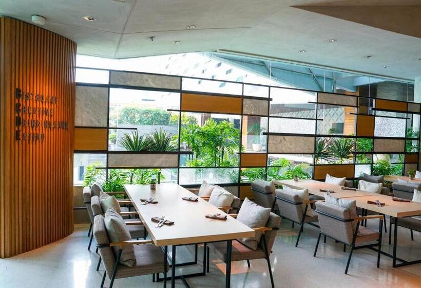 اتاق استاندارد, Lit Bangkok