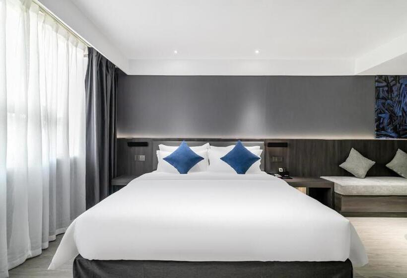 스탠다드 룸 더블 침대, Insail Hotels