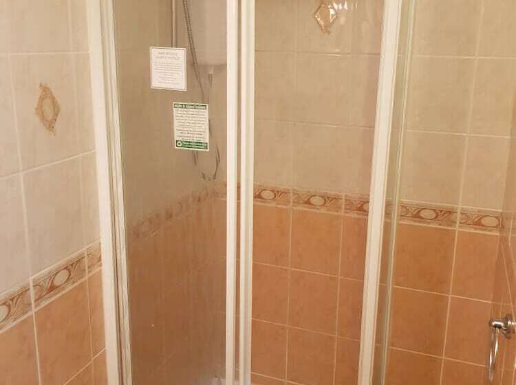 Quarto Triplo Estandar, The Albany