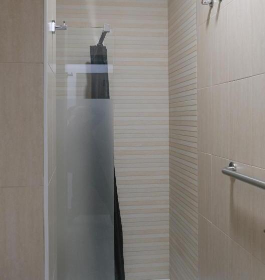 اتاق راحتی سه تخته, Hostal Tartessos