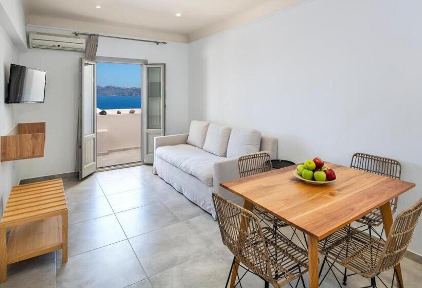 سوئیت جونیور دلوکس با چشم‌انداز, Kokkinos Villas