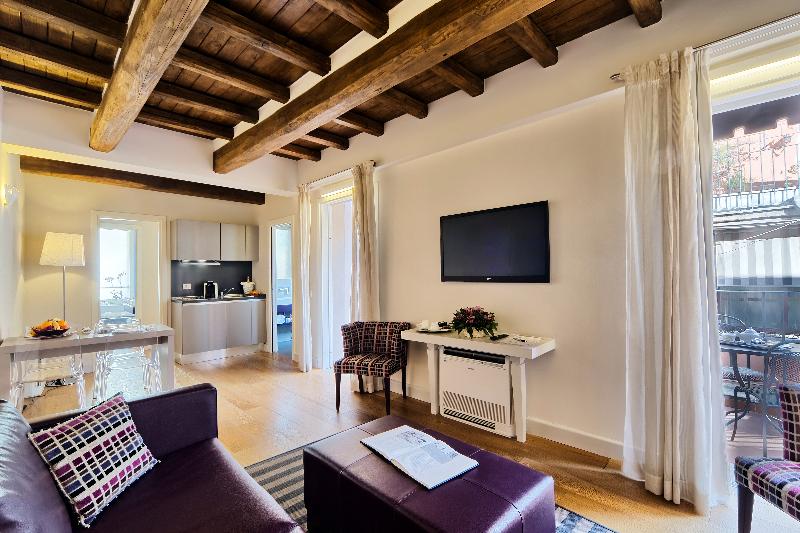 סוויטה, Trevi Palace Luxury Inn