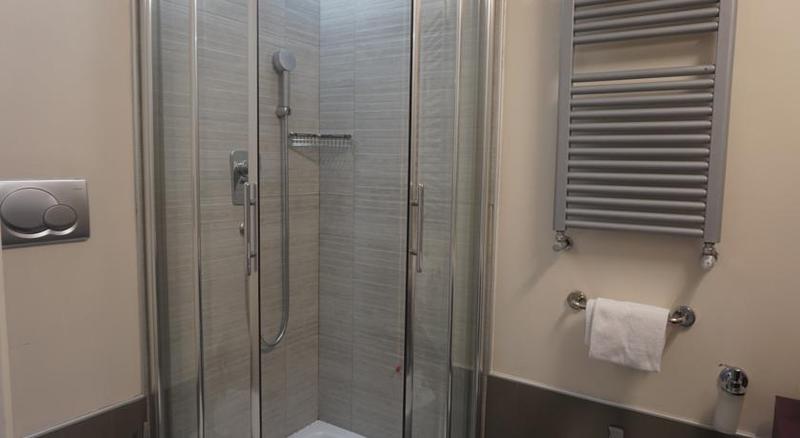 סוויטת ג'וניור, Trevi Palace Luxury Inn