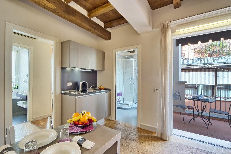 סוויטה, Trevi Palace Luxury Inn
