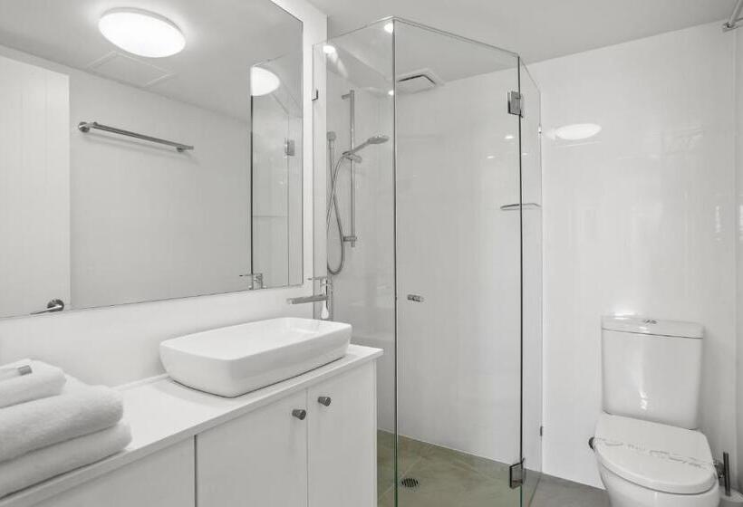 Superior 2-bedroom flat with sea view, Ultiqa Burleigh Mediterranean Resort