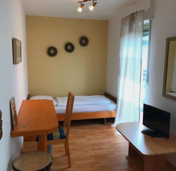 스탠다드 트리플 룸, City Hotel Kaiserhof