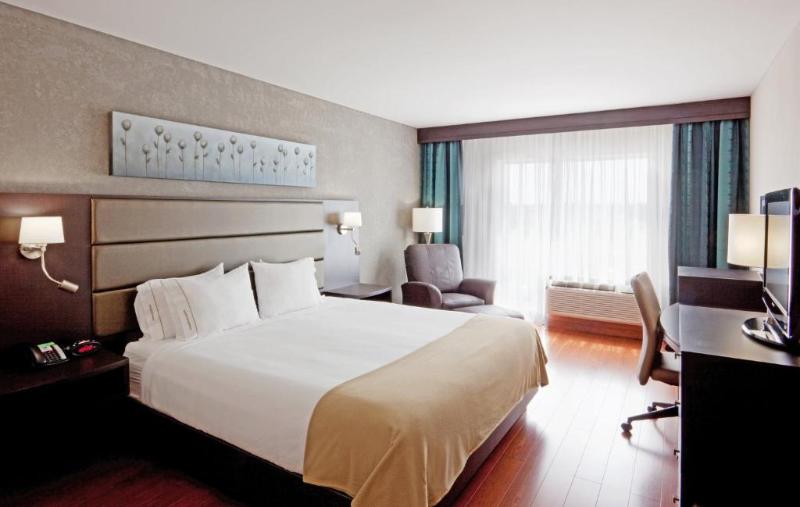 Стандартный Номер Кровать Кинг, Holiday Inn Express Hotel & Suites Saint   Hyacinthe, An Ihg