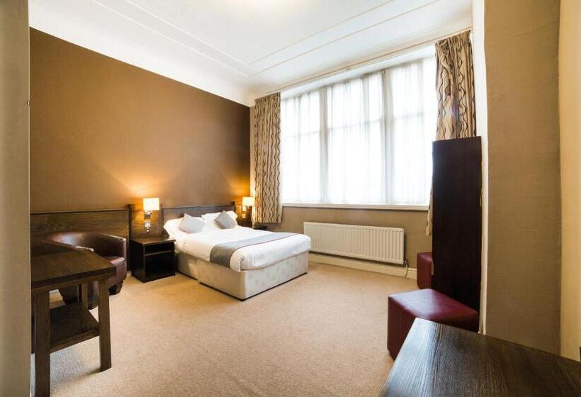 اتاق استاندارد سه نفره, Hotel Majestic