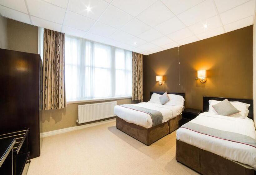 اتاق استاندارد سه نفره, Hotel Majestic