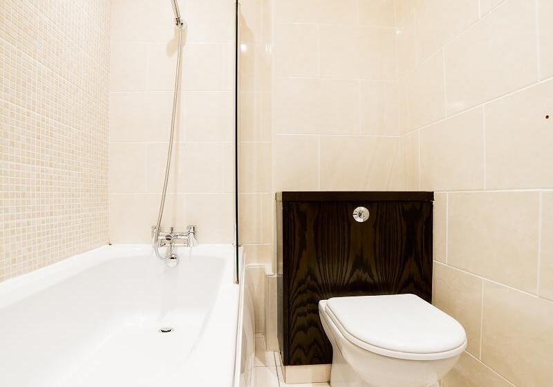 اتاق استاندارد یک نفره, Hotel Majestic