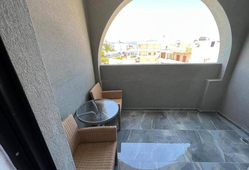 اتاق سوپریور با تخت بزرگ, Vanisko