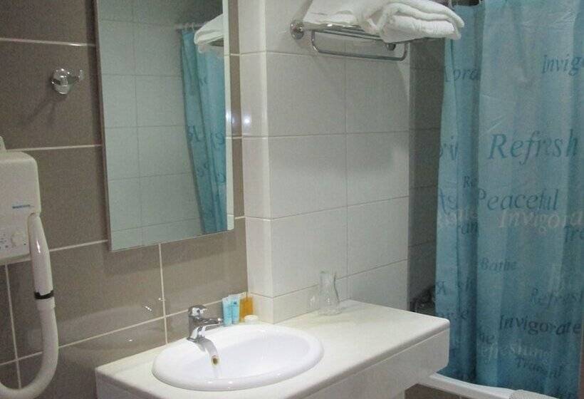 اتاق استاندارد چهار تخته, Vanisko