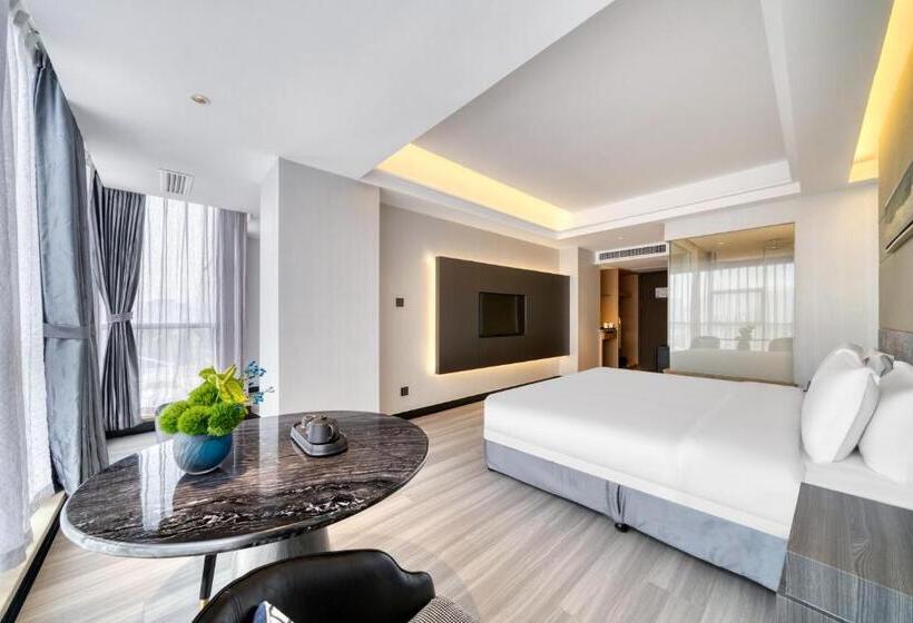 Трехместный Номер Deluxe, Yiwu International Mansion