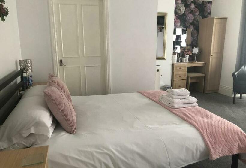 اتاق لوکس خانوادگی, Seacrest Guest House Room Only