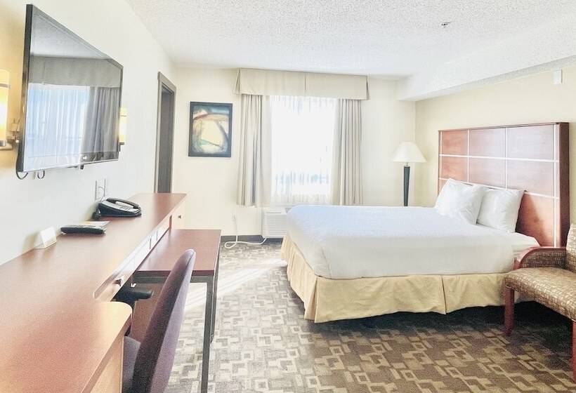 سوییت, Days Inn By Wyndham Grande Prairie