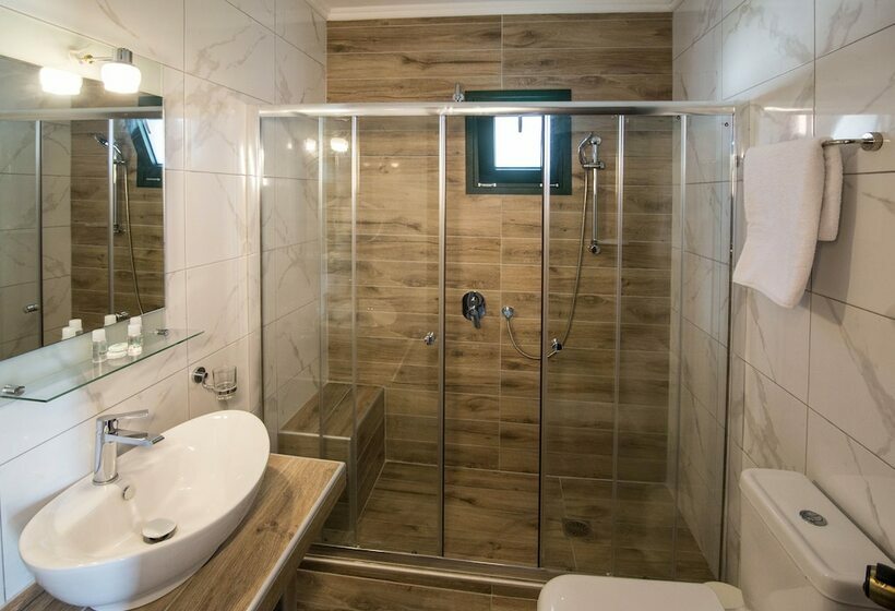 Quarto Familiar, Geranion Village