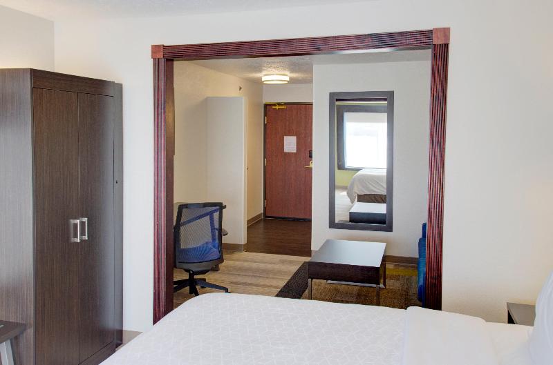 Люкс Кровать Кинг, Holiday Inn Express & Suites Le Mars, An Ihg