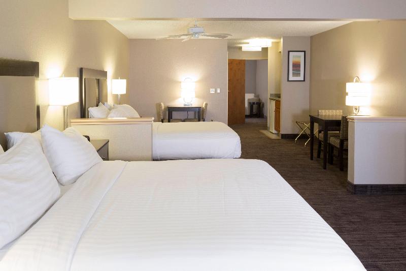 Люкс с Видом, Holiday Inn Express Hotel & Suites Saint Joseph, An Ihg