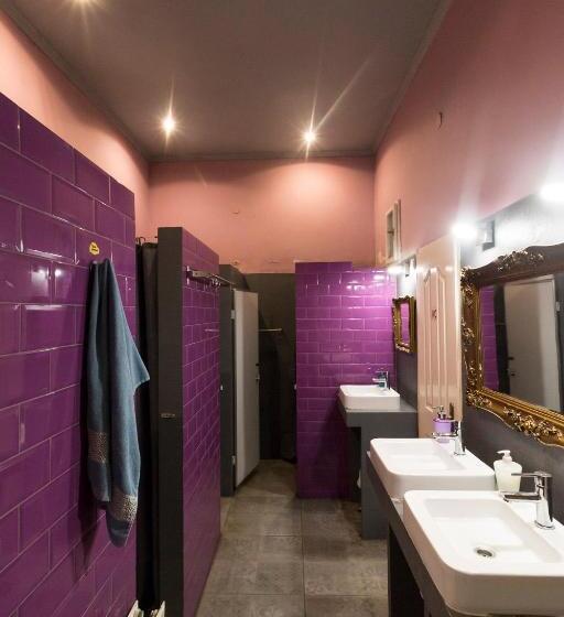 스탠다드 룸 공동 욕실, Baroque Hostel & Coworking