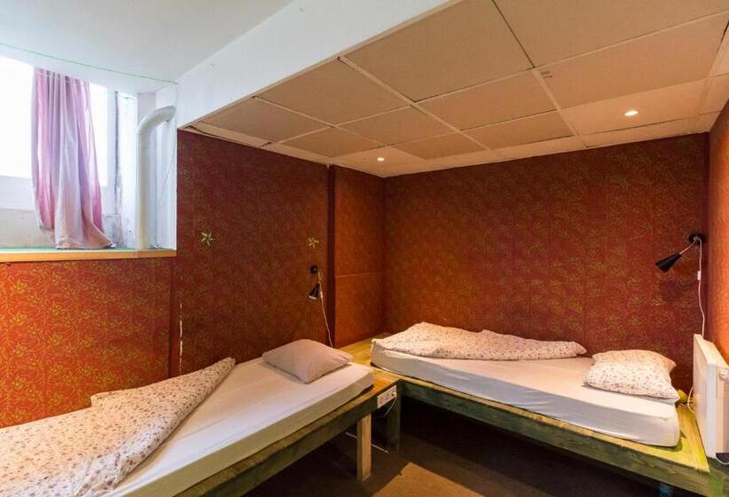 공동 객실, Baroque Hostel & Coworking