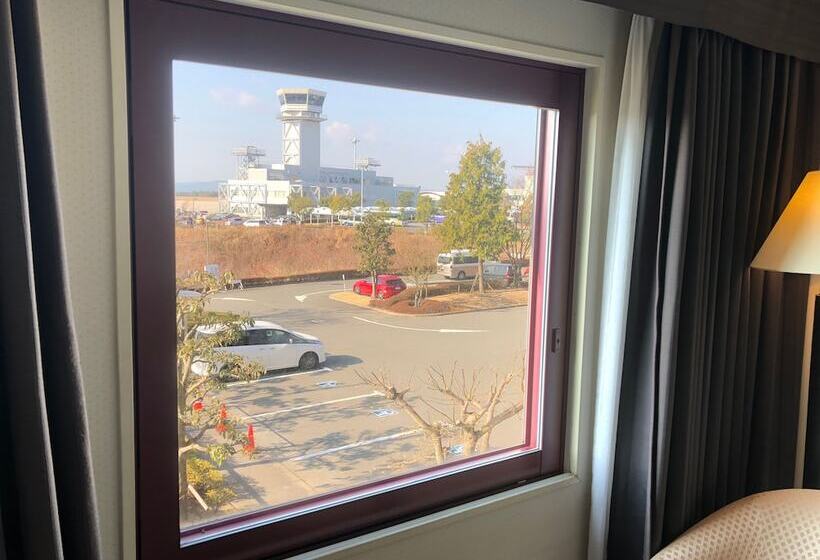 اتاق لوکس, Hiroshima Airport