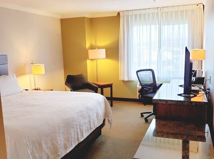 Номер Стандарт, Holiday Inn Express Hotel & Suites Portland Northwest Downtown, An Ihg