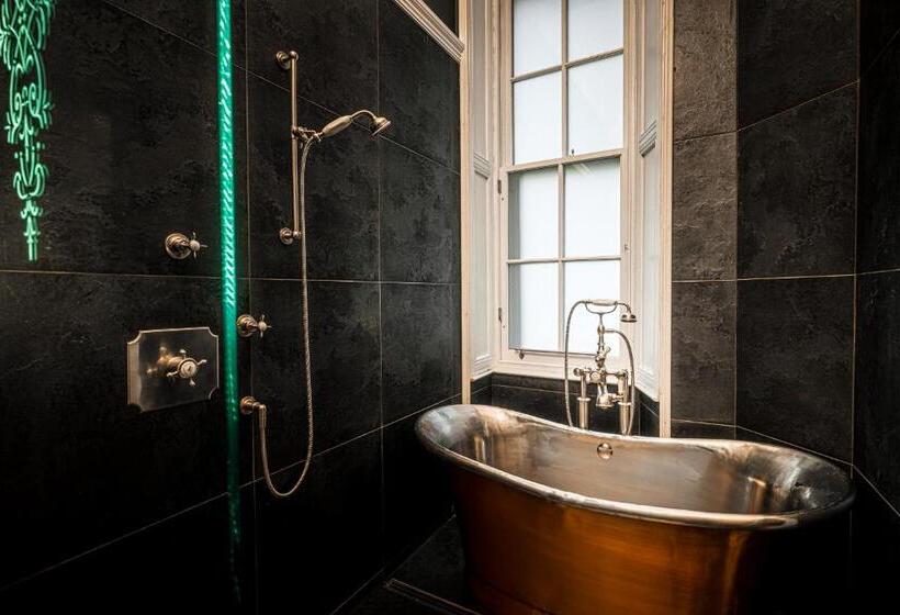 اتاق استاندارد با تخت بزرگ, The Alamo Guest House