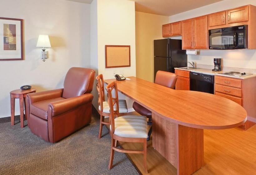 Люкс Кровать Кинг, Candlewood Suites Fayetteville, An Ihg