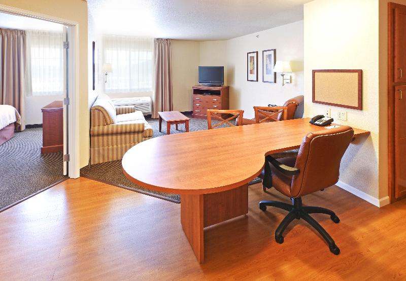 Люкс Кровать Кинг, Candlewood Suites Fayetteville, An Ihg