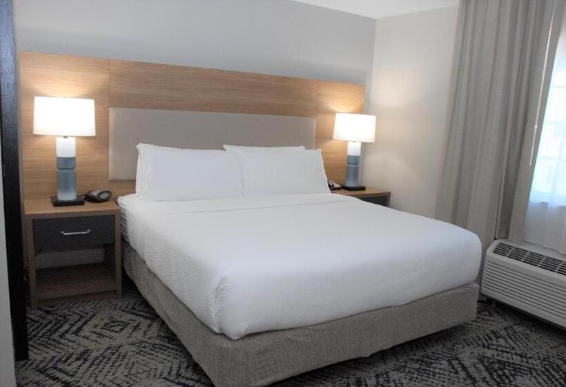 キングサイズベッドのスイートルーム, Candlewood Suites Tallahassee, An Ihg