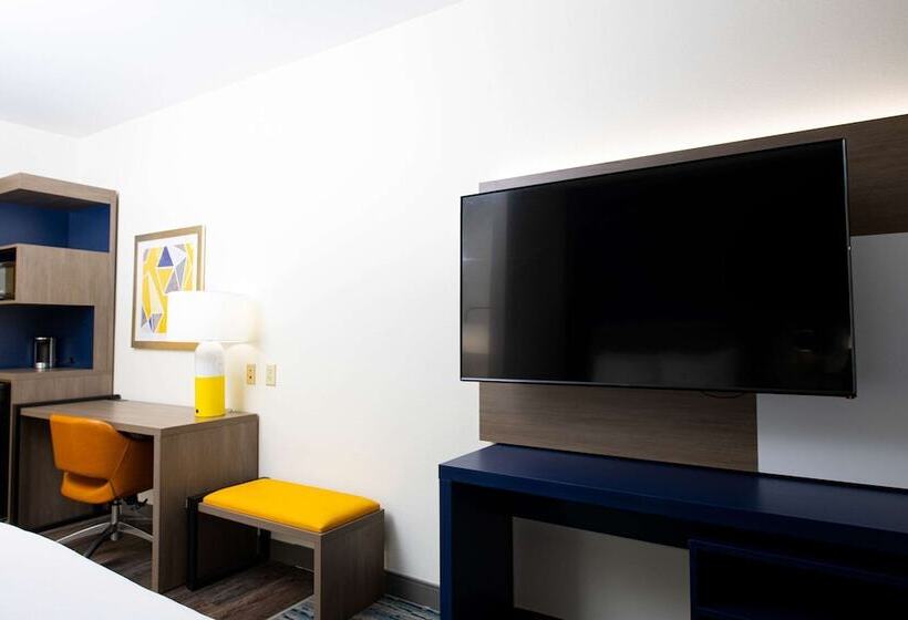 スイート, Comfort Suites Oil Center