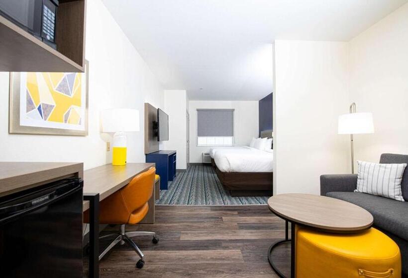 キングサイズベッドのスイートルーム, Comfort Suites Oil Center