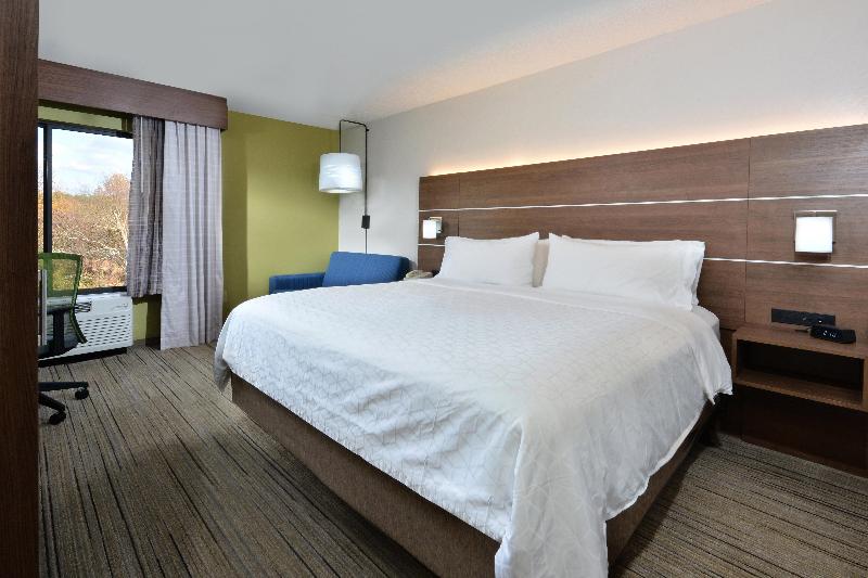 اتاق استاندارد با تخت بزرگ, Holiday Inn Express Raleigh Durham Airport, An Ihg