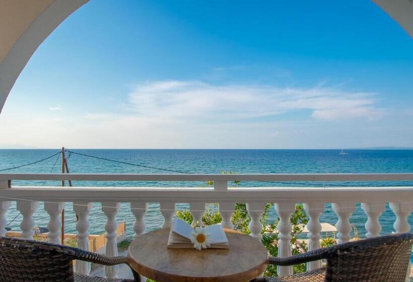 استودیوی استاندارد با چشم‌انداز دریا, Agoulos Beach