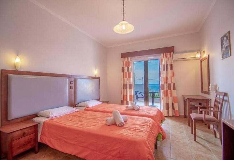 Family flat with sea view, Agoulos Beach