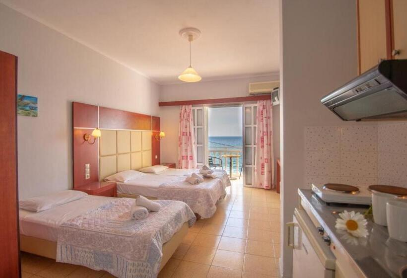 Family flat with sea view, Agoulos Beach