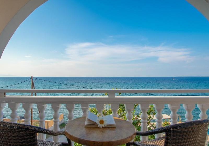 استودیوی استاندارد با چشم‌انداز دریا, Agoulos Beach