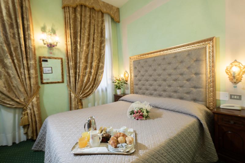 스탠다드 룸, Holiday Inn Express & Suites Wilson Downtown, An Ihg