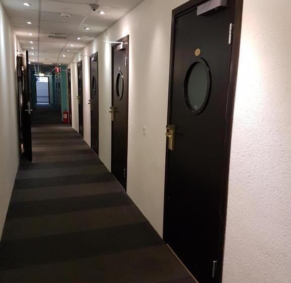 غرفة قياسية فردية حمام مشترك, Vandrarhem Uppsala Centralstation