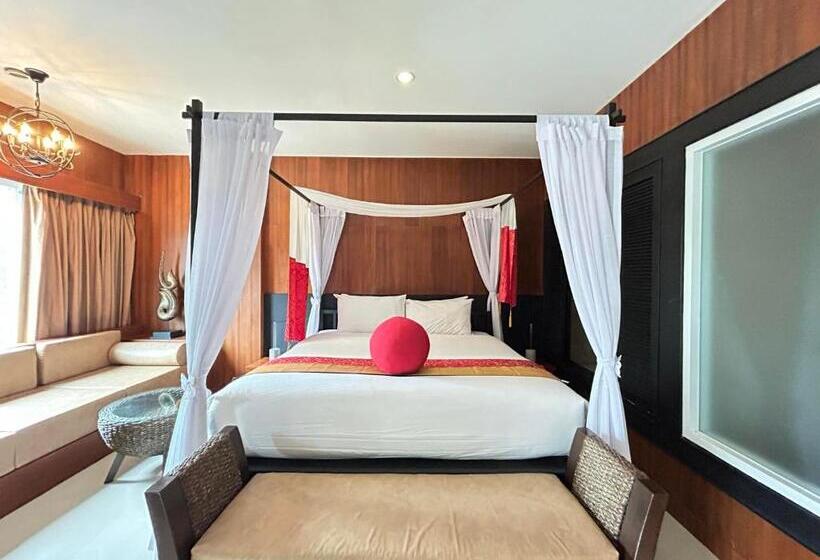 سوییت جونیور, Benyada Lodge   Surin Beach