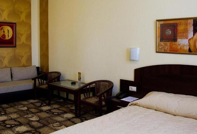 اتاق استاندارد, City Club