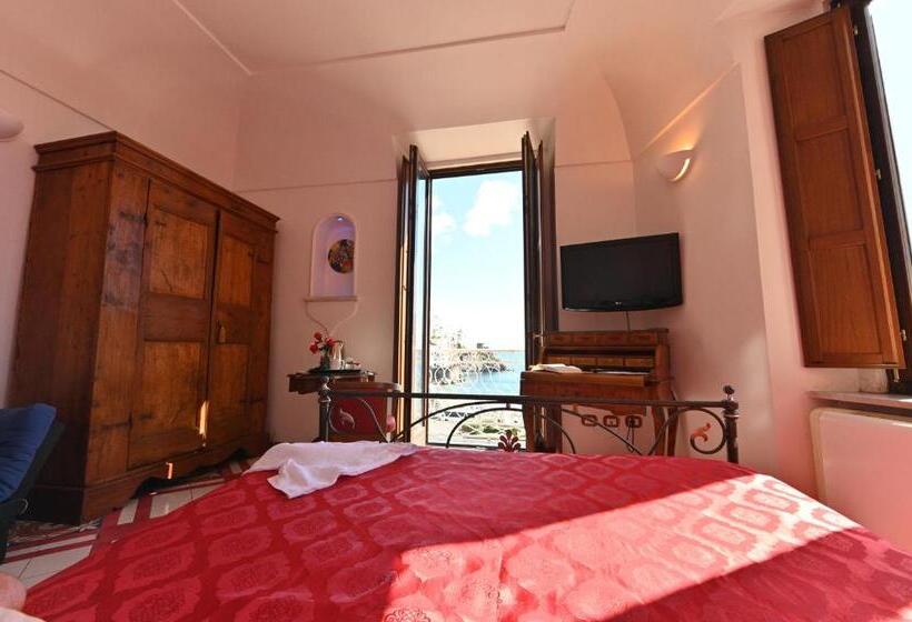Полулюкс, Croce Di Amalfi
