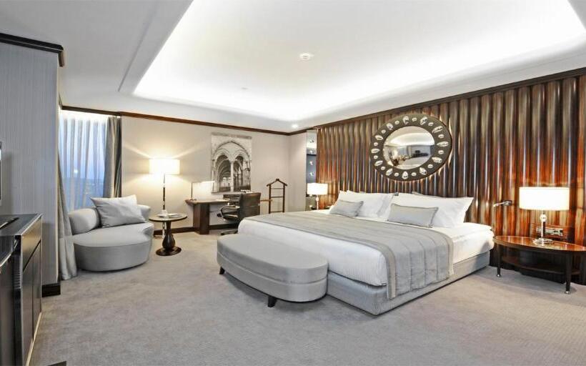 Номер Executive Кровать Кинг, Crowne Plaza Bursa Convention Center & Thermal Spa, An Ihg