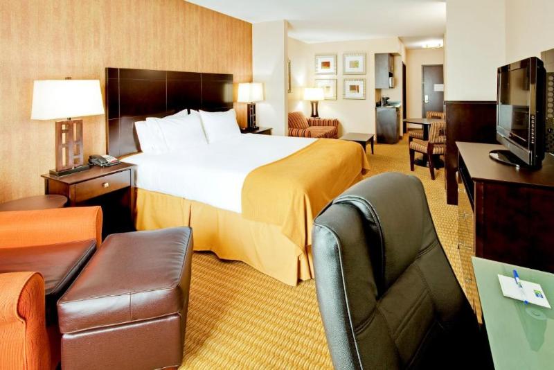 Номер Стандарт Кровать Кинг Адаптированный для Инвалидов, Holiday Inn Express Hotel & Suites Lebanon, An Ihg