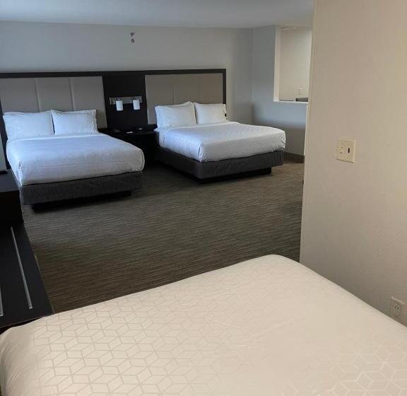 Люкс с гидромассажем, Holiday Inn Express Hotel & Suites Las Vegas, An Ihg