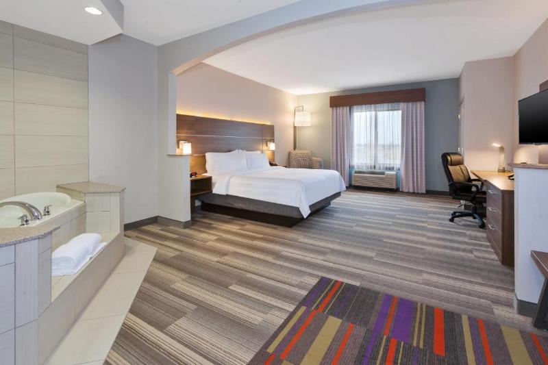 Люкс Адаптированный для Инвалидов, Holiday Inn Express Hotel & Suites Warminster Horsham, An Ihg