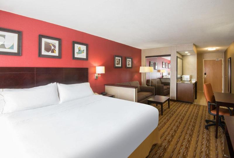 Номер Стандарт Адаптированный для Инвалидов, Holiday Inn Express Hotel & Suites Wauseon, An Ihg