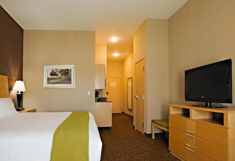 带大床的标准间, Holiday Inn Express Hotel And Suites Borger, An Ihg